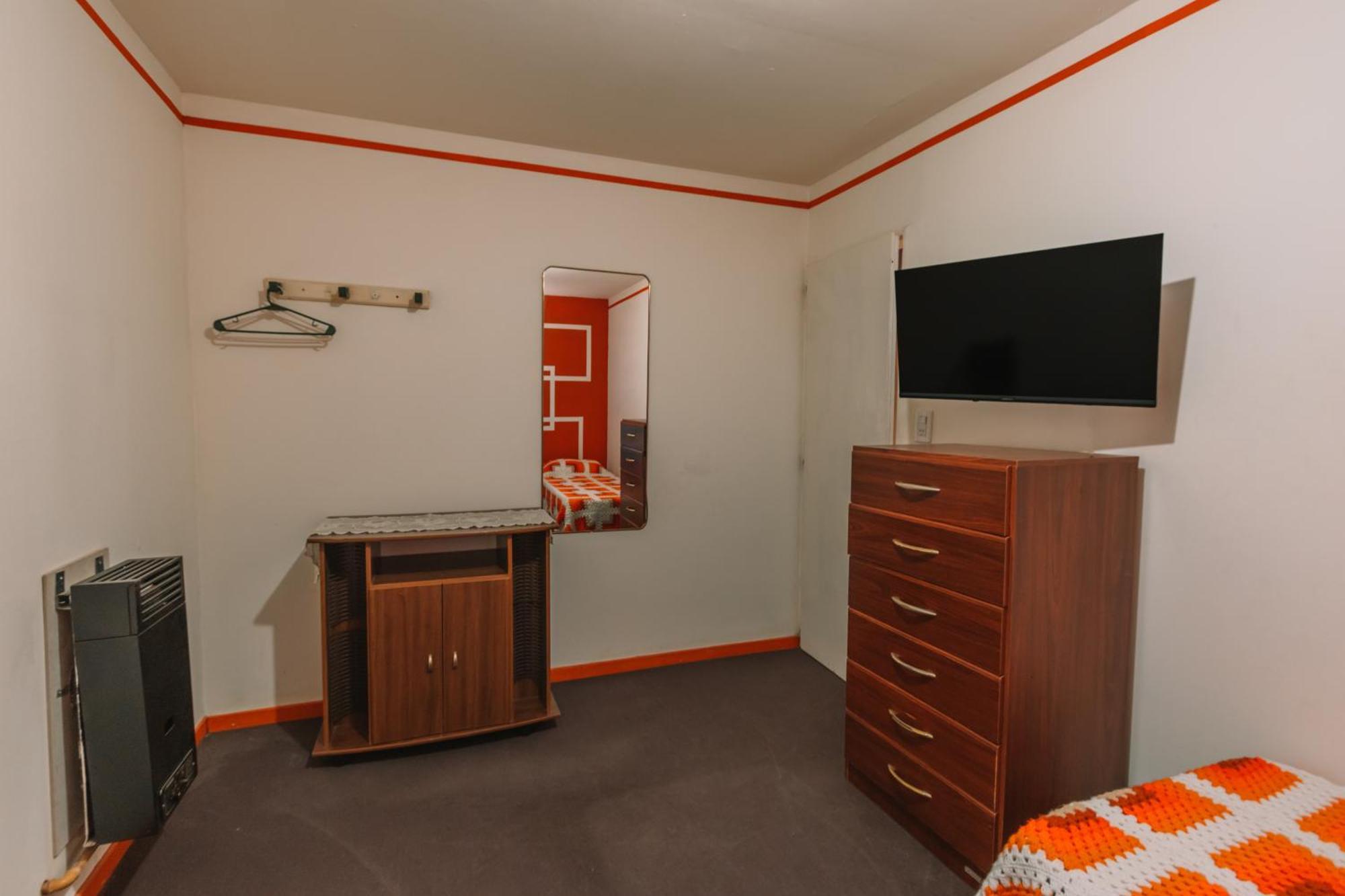 Habitaciones Mary 2 Camas Simples En Casa Compartida ウシュアイア エクステリア 写真